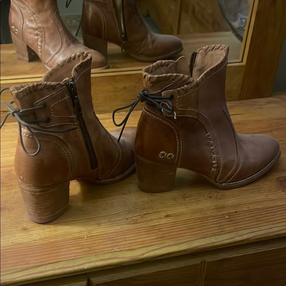 Bed Stu Brown Ankle Boots with Chunky Heel and Western Design